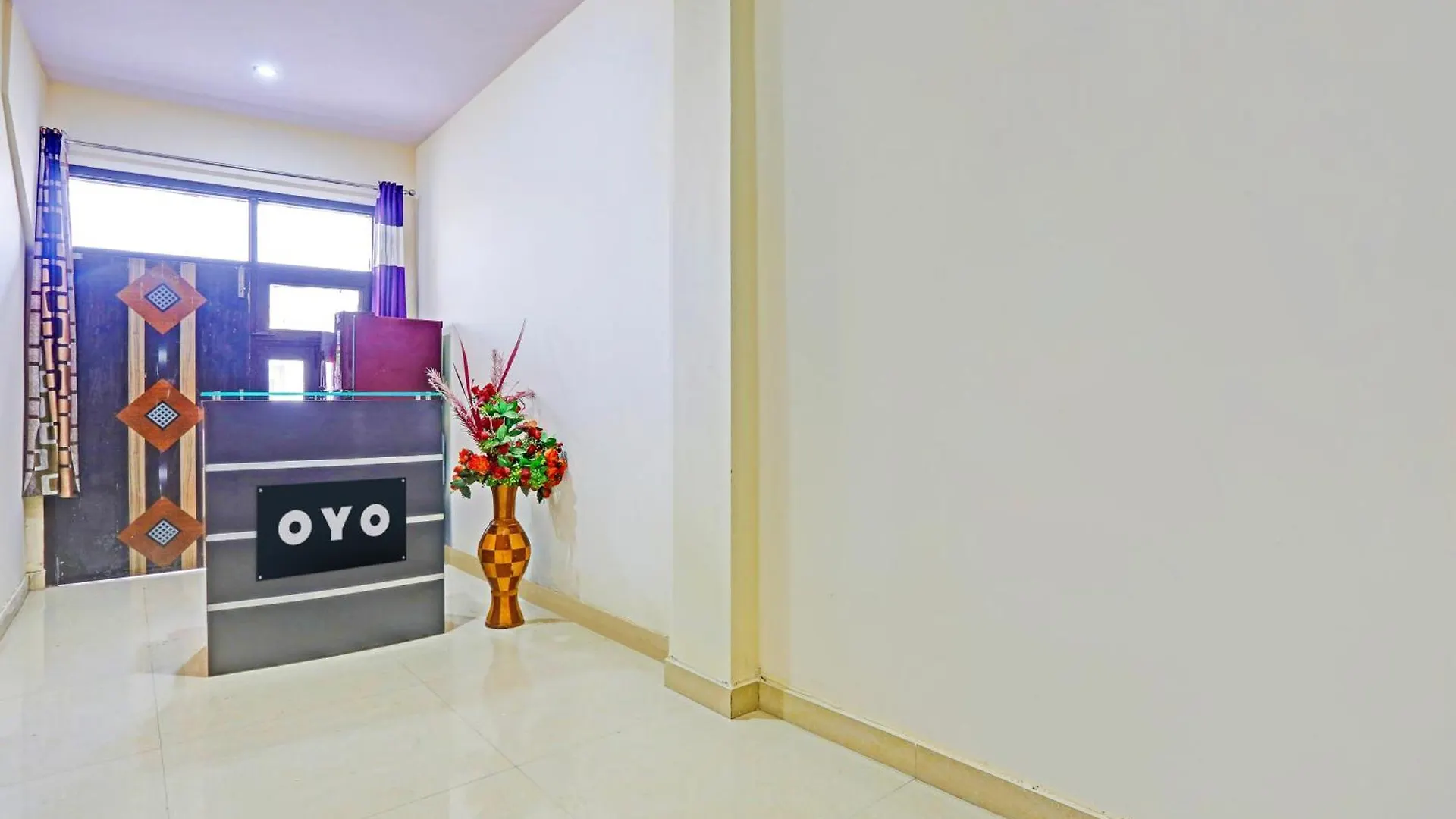 Hotel O Redbull Inn Гургаон